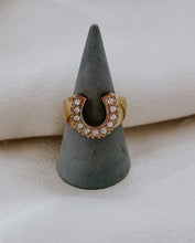 Load image into Gallery viewer, Relvi Horseshoe Ring