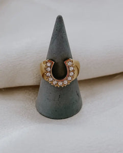 Relvi Horseshoe Ring